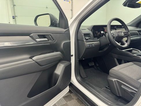 Used 2025 GMC Terrain Elevation image 14