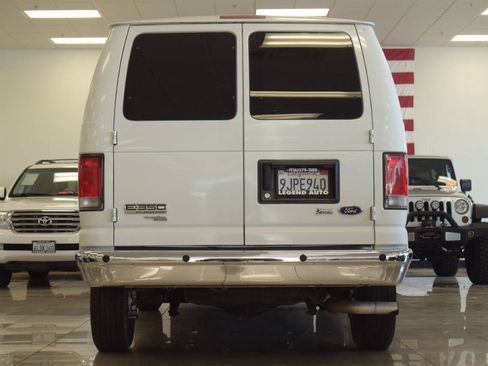 Used 2014 Ford E-350 and Econoline 350 XLT RWD image 30