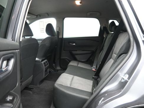 Used 2024 Nissan Rogue SV FWD image 27