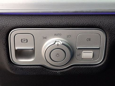 Used 2024 Mercedes-Benz GLE 450e 4MATIC image 27