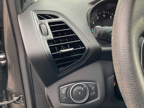 Used 2018 Ford Escape SE image 26