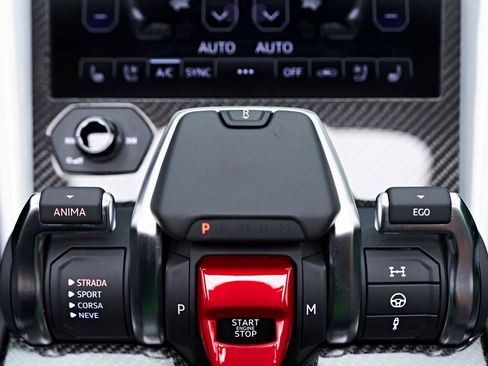 Used 2022 Lamborghini Urus image 78