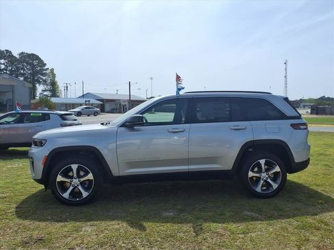 New 2026 Jeep Grand Cherokee Limited AWD/4WD image 3