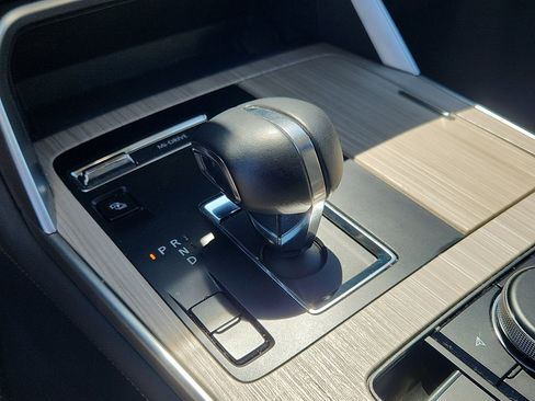 Certified 2024 MAZDA CX-90 Plug-In Hybrid w/ Preferred AWD/4WD image 18