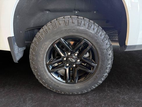 Used 2021 Chevrolet Silverado 1500 LT Trail Boss AWD/4WD image 15