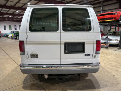Used 2002 Ford E-150 and Econoline 150 RWD image 7