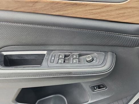 Used 2024 Volkswagen Atlas SE FWD image 50