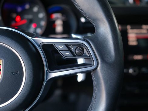 Used 2021 Porsche Macan image 18