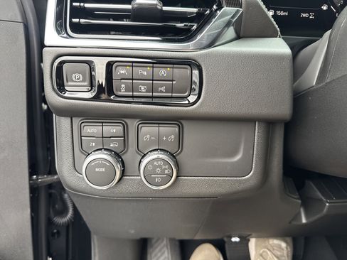 New 2026 GMC Yukon XL Elevation image 31