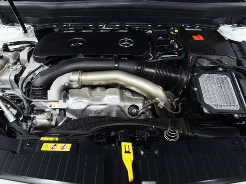 Certified 2025 Mercedes-Benz GLB 250 4MATIC image 31