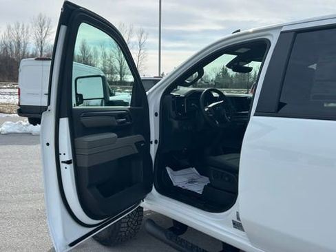New 2026 Chevrolet Silverado 2500 ZR2 image 12