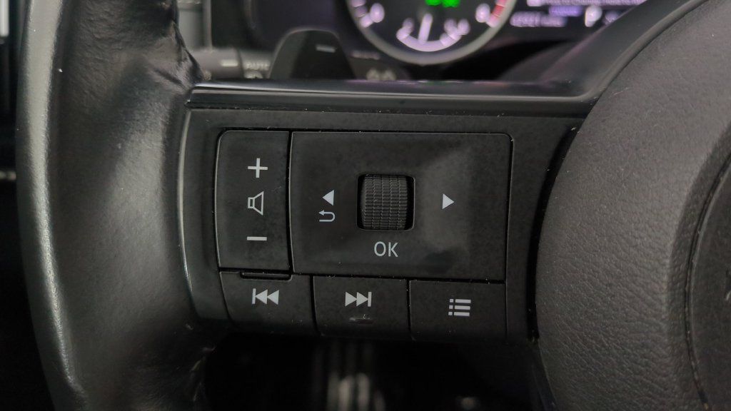 Certified 2025 Nissan Pathfinder SV FWD image 19