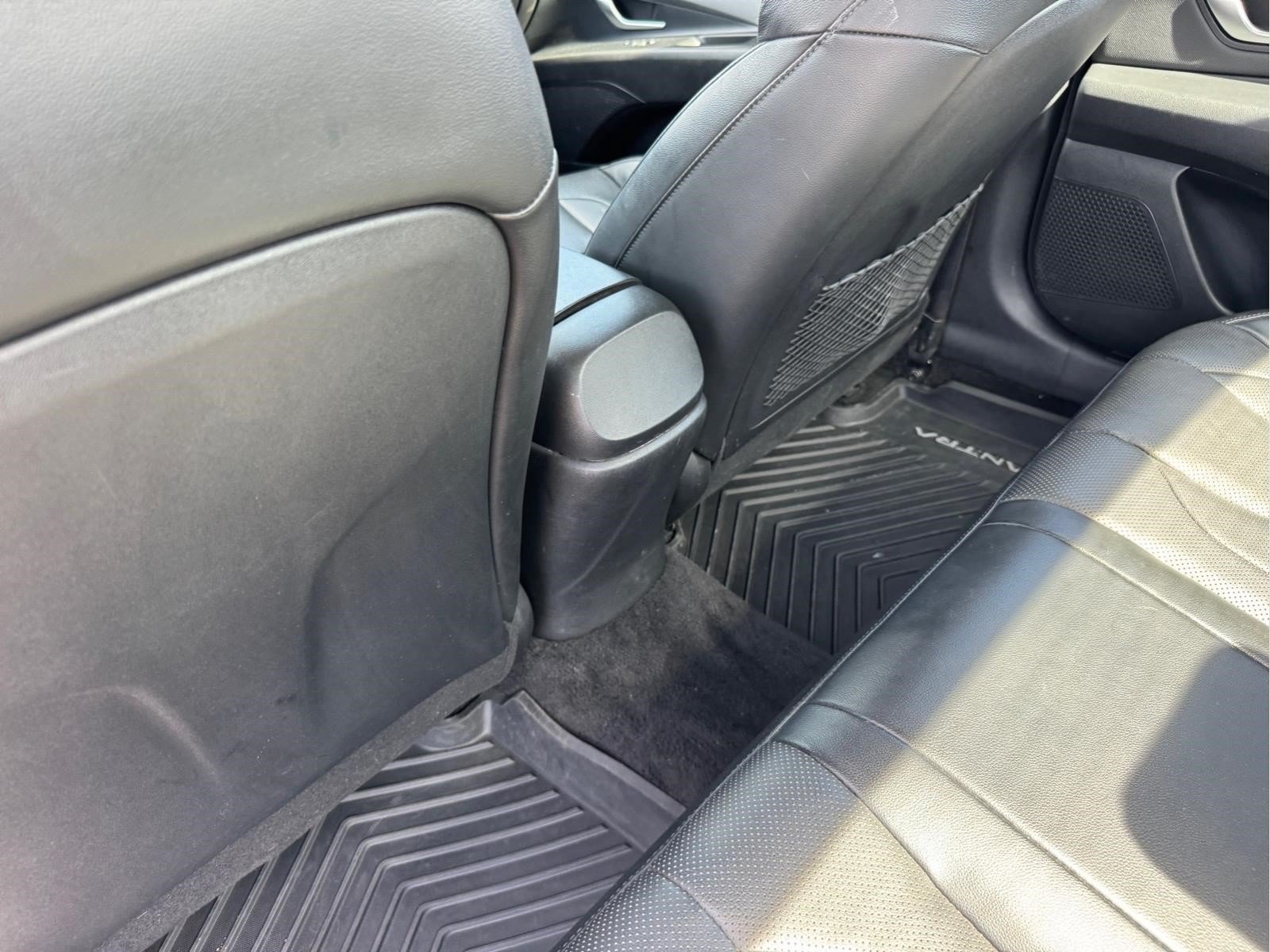 Used 2023 Hyundai Elantra Limited FWD image 15