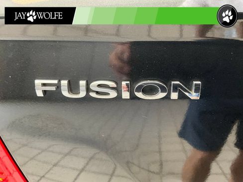 Used 2012 Ford Fusion Hybrid FWD image 19