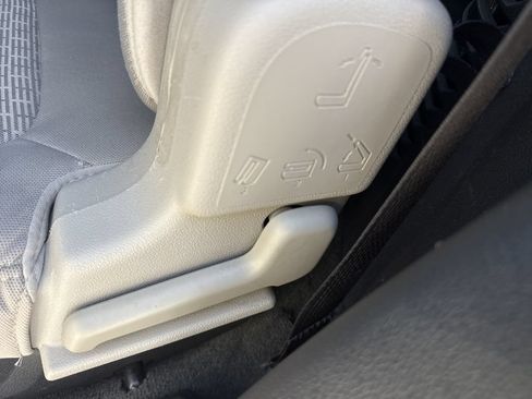 Used 2014 Ford Explorer XLT FWD image 31