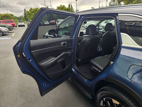 Used 2025 Kia Sorento S w/ Panoramic Sunroof Package AWD/4WD image 16