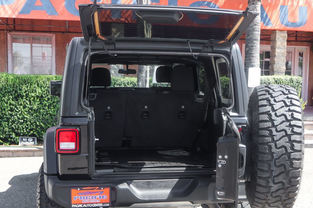 Used 2023 Jeep Wrangler Unlimited Sport AWD/4WD image 9