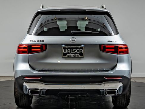 Certified 2026 Mercedes-Benz GLB 250 4MATIC image 6