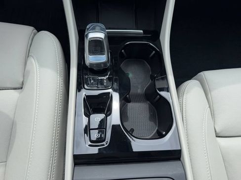 Used 2025 Volvo XC40 B5 Plus w/ Protection Package Premier AWD/4WD image 20