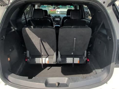 Used 2016 Ford Explorer XLT w/ Equipment Group 202A image 31