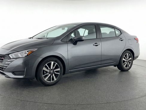 Used 2025 Nissan Versa SV FWD image 2