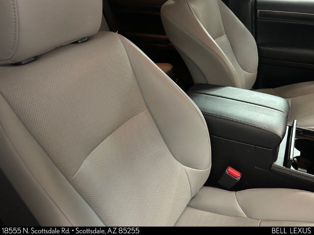 Used 2023 Lexus GX 460 w/ Black Line Special Edition AWD/4WD image 11