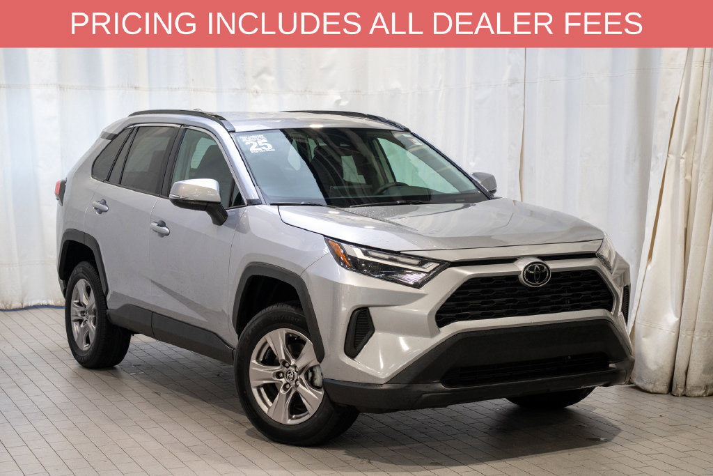Used 2025 Toyota RAV4 XLE FWD image 1