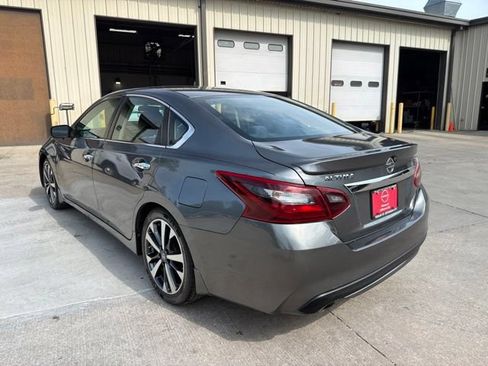 Used 2017 Nissan Altima 2.5 SR FWD image 5
