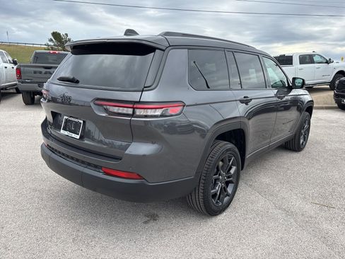 New 2025 Jeep Grand Cherokee L Limited image 6