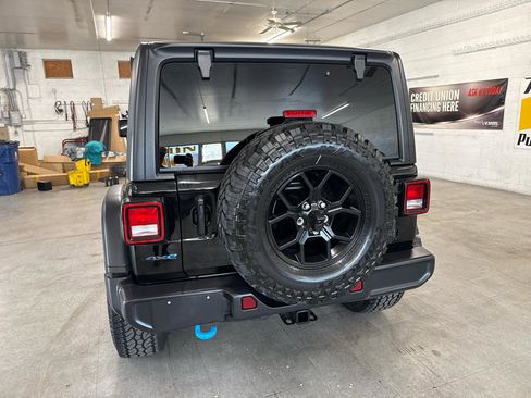 Used 2024 Jeep Wrangler Unlimited image 90