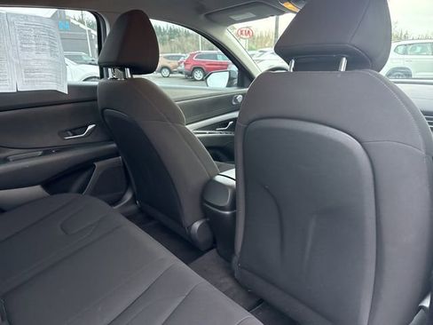 Used 2021 Hyundai Elantra Blue image 11