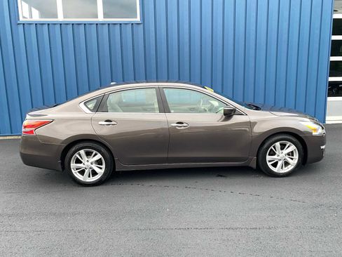 Used 2015 Nissan Altima 2.5 SV image 14