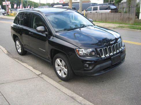 Used 2016 Jeep Compass Sport w/ Power Value Group AWD/4WD image 2