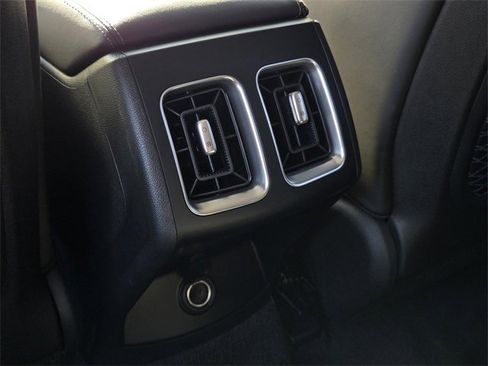 Certified 2025 Kia Sorento S w/ Panoramic Sunroof Package image 15