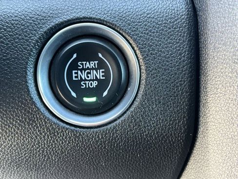 Used 2025 GMC Acadia Elevation image 17