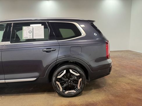 Used 2025 Kia Telluride S AWD/4WD image 35