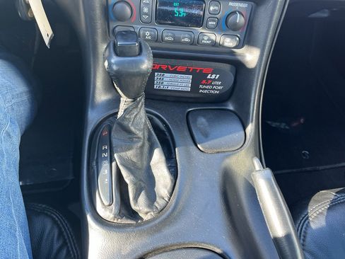 Used 1998 Chevrolet Corvette Coupe w/ Memory Pkg image 16