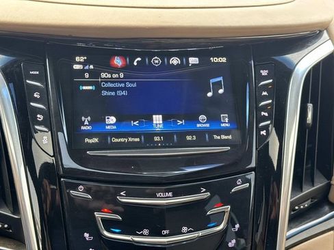 Used 2018 Cadillac Escalade Platinum image 26