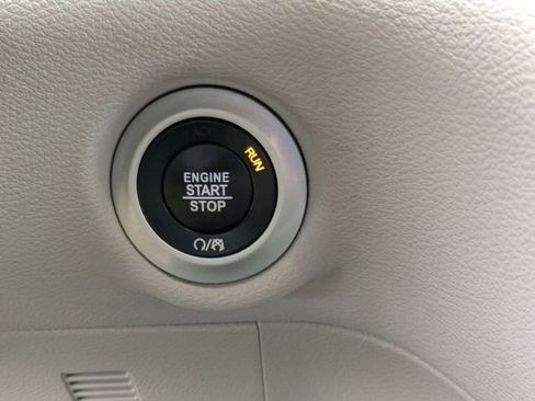 Certified 2018 Chrysler Pacifica Touring Plus image 21