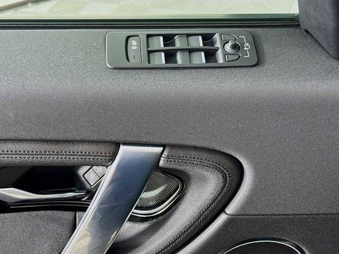 Used 2025 Land Rover Discovery Sport S image 18