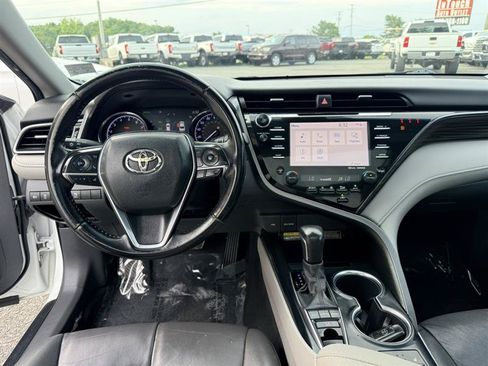 Used 2020 Toyota Camry XLE FWD image 27