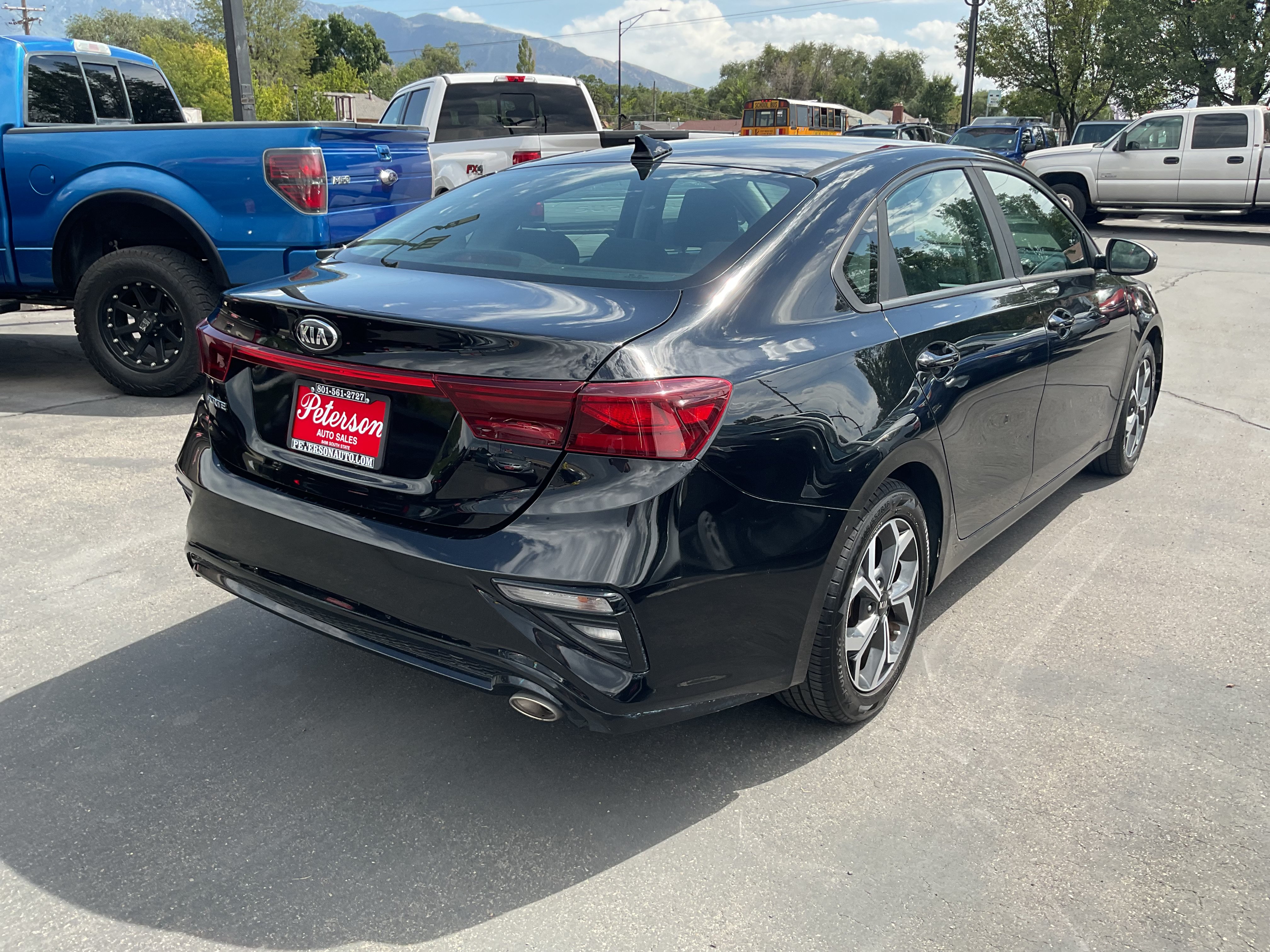 Used 2020 Kia Forte LXS FWD image 6