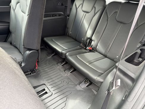 Used 2024 Kia Sorento S w/ Panoramic Sunroof Package image 19