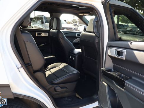 Used 2024 Ford Explorer ST w/ Equipment Group 401A AWD/4WD image 31