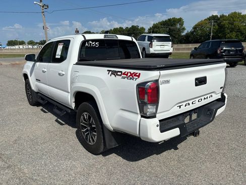 Used 2021 Toyota Tacoma TRD Sport w/ Technology Package AWD/4WD image 3