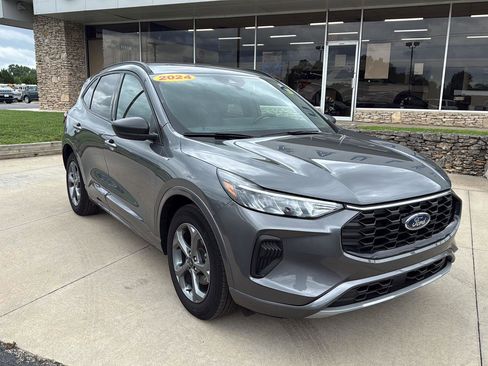 Used 2024 Ford Escape ST-Line w/ Tech Pack #1 FWD image 1