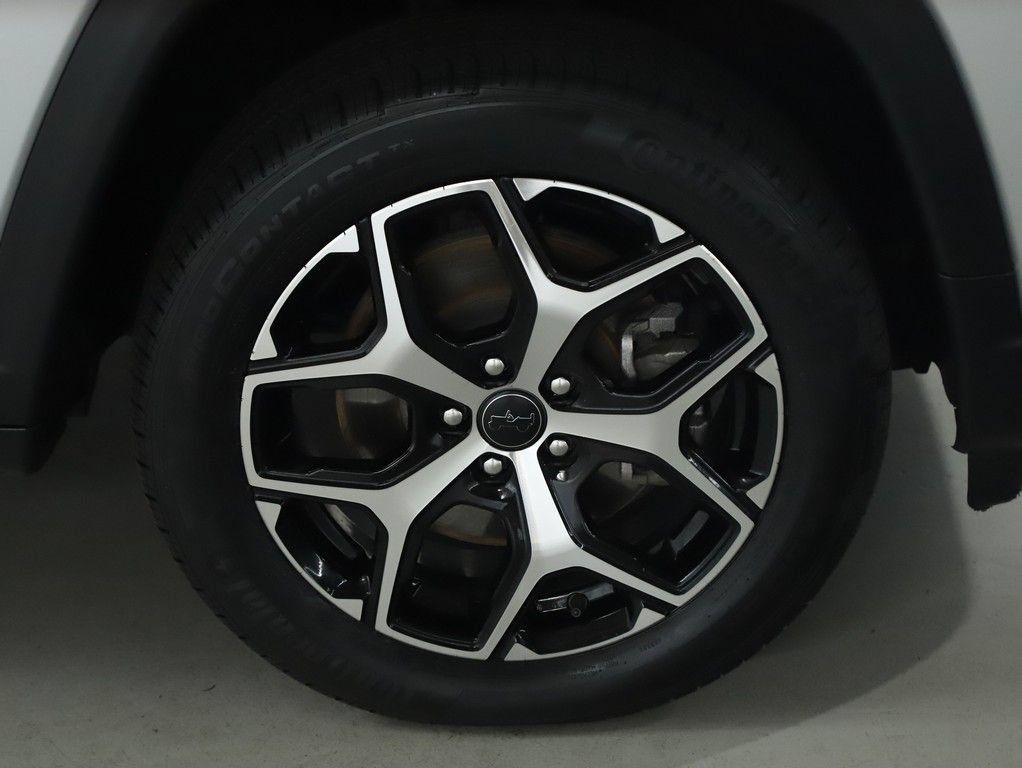 Used 2025 Jeep Compass Limited AWD/4WD image 10