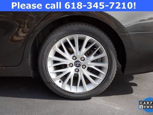Used 2020 Toyota Camry XLE image 12