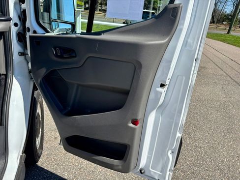 Used 2023 Ford Transit 250 Medium Roof image 11
