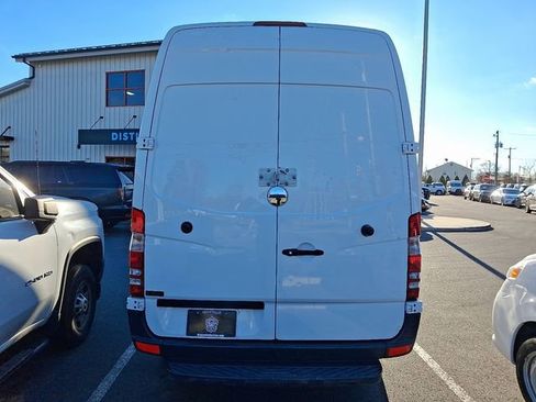 Used 2014 Freightliner Sprinter 2500 image 6